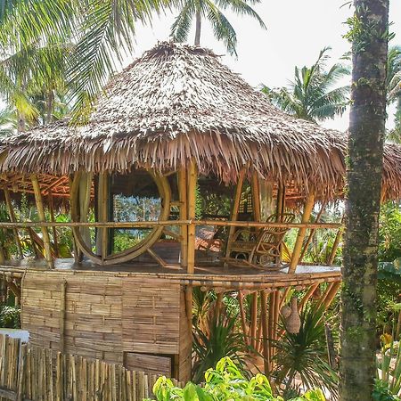 The Bamboo Houses - Tropical Garden & Empty Beach 제너럴 루나 외부 사진