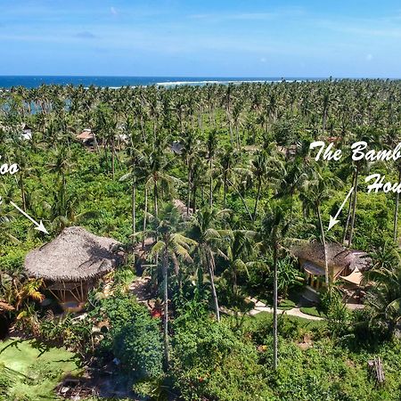 The Bamboo Houses - Tropical Garden & Empty Beach 제너럴 루나 외부 사진