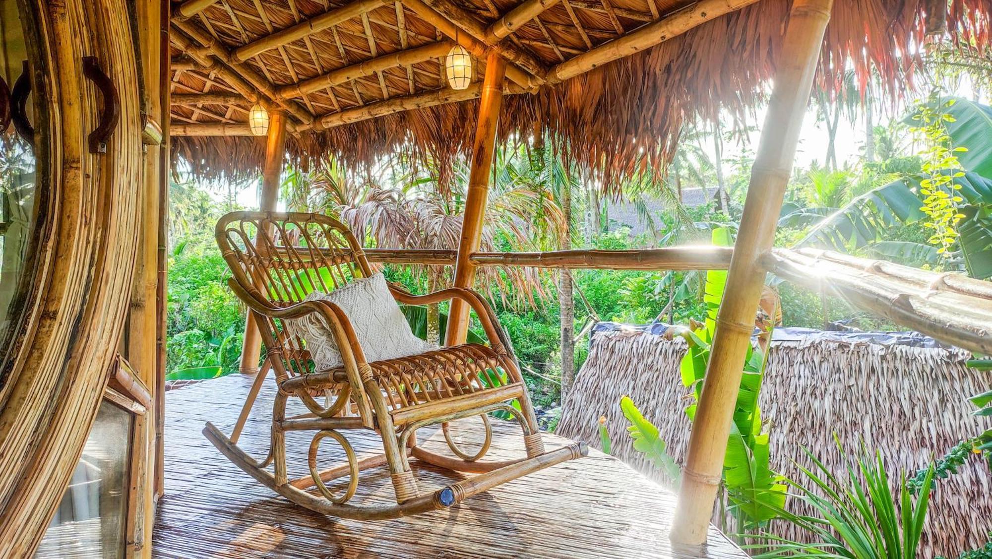 The Bamboo Houses - Tropical Garden & Empty Beach 제너럴 루나 외부 사진