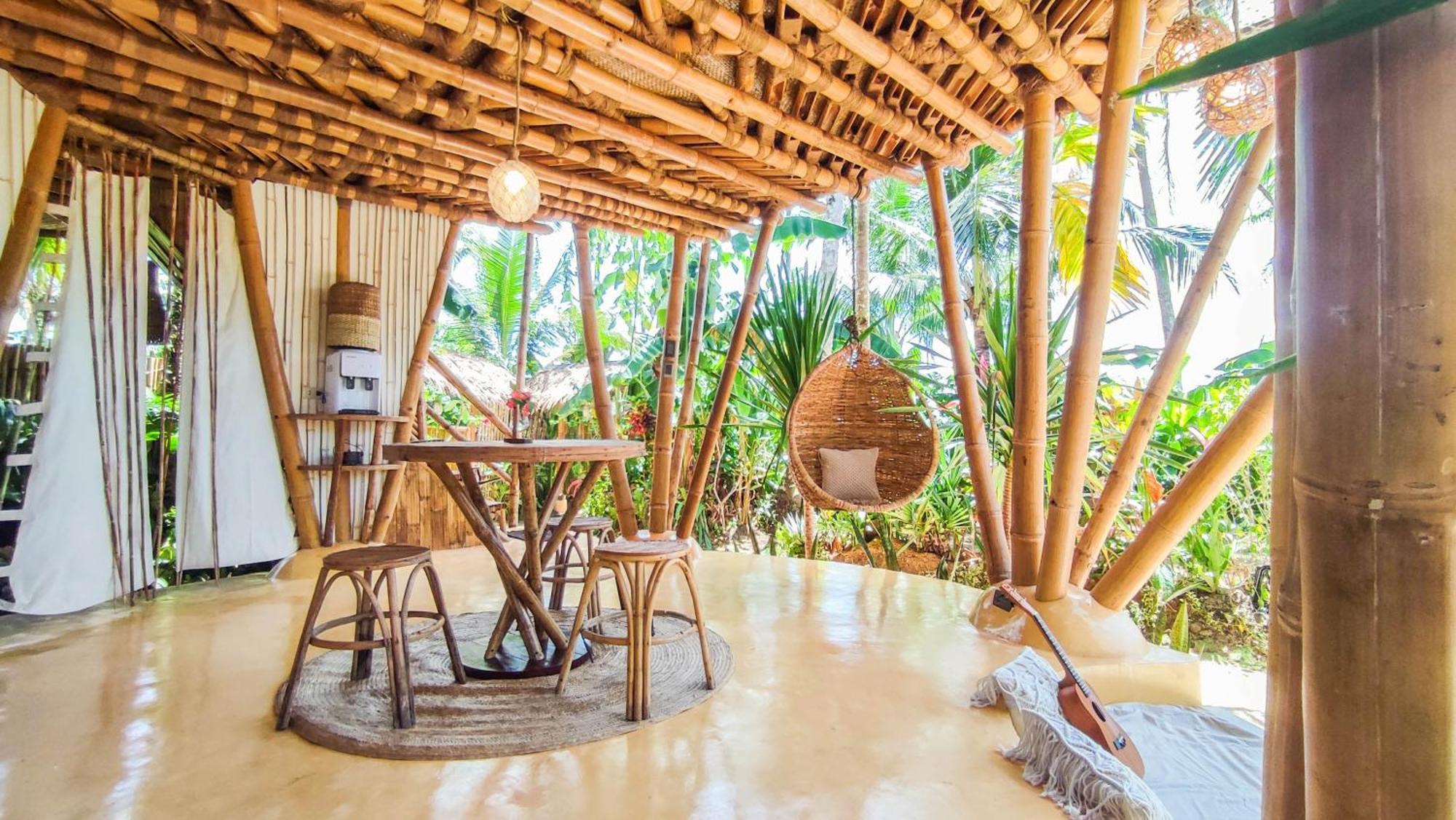 The Bamboo Houses - Tropical Garden & Empty Beach 제너럴 루나 외부 사진
